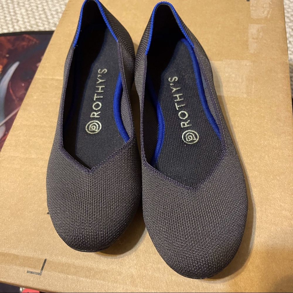 SALE!!! Fabulous Rothy’s Flats! Dark Gray Color!